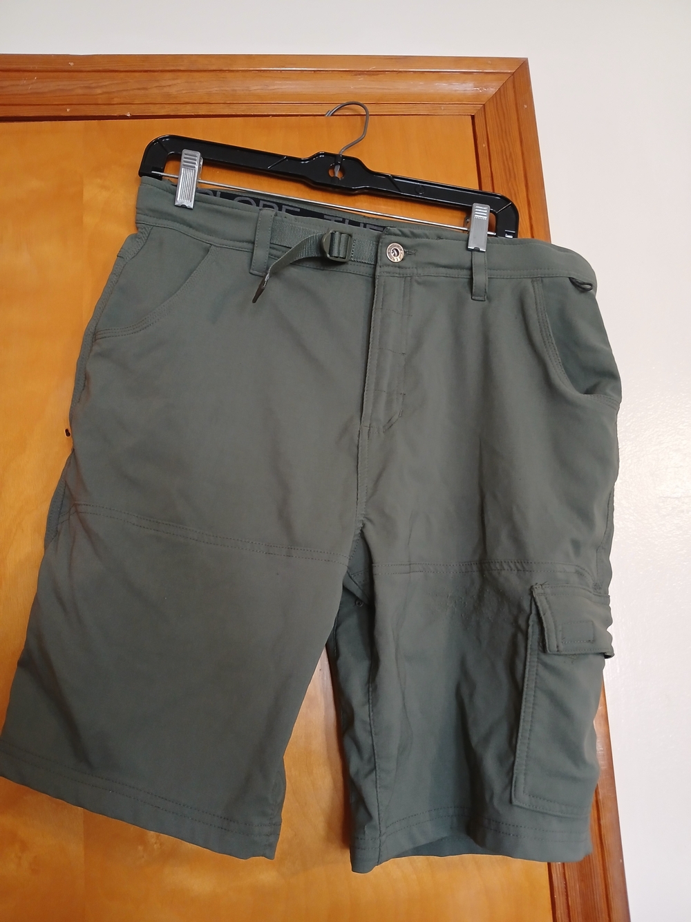 Gerry Weber Men's Olive Green Cargo Shorts with Utility Belt